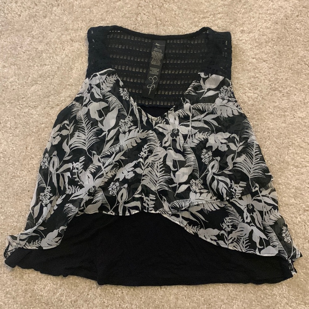Black and white floral print top